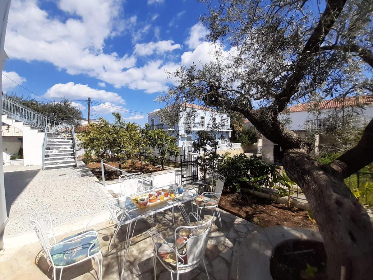 Dapia Holiday Home Спетсес Экстерьер фото